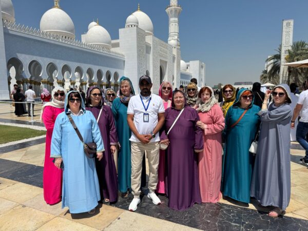 4 Nights 5 Days holiday package Abu Dhabi & Dubai with Dhow Cruise Dinner - Image 2